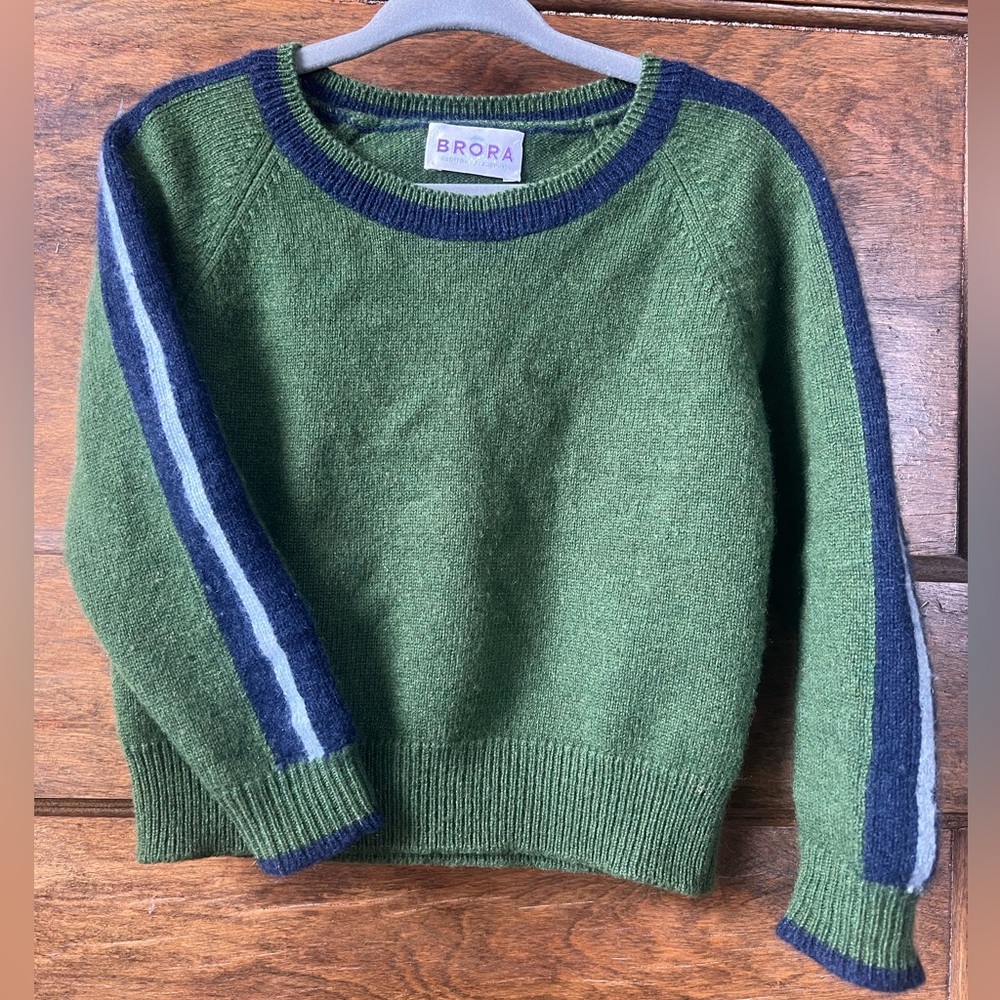 BRORA | 100% Cashmere Green Sweater with Racer Stripes of Light + Dark Blue